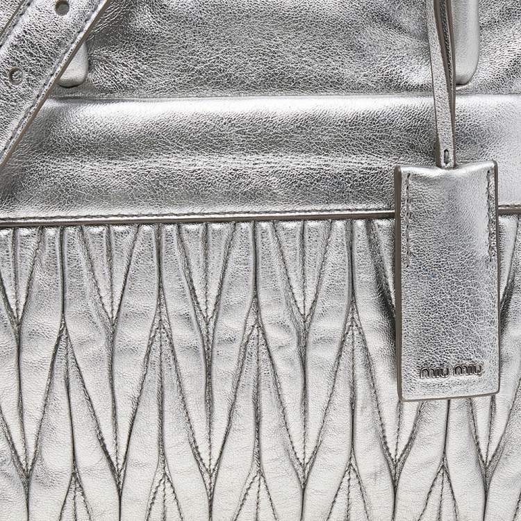 Pre Owned Miu Miu Silver Matelassé Leather Tote