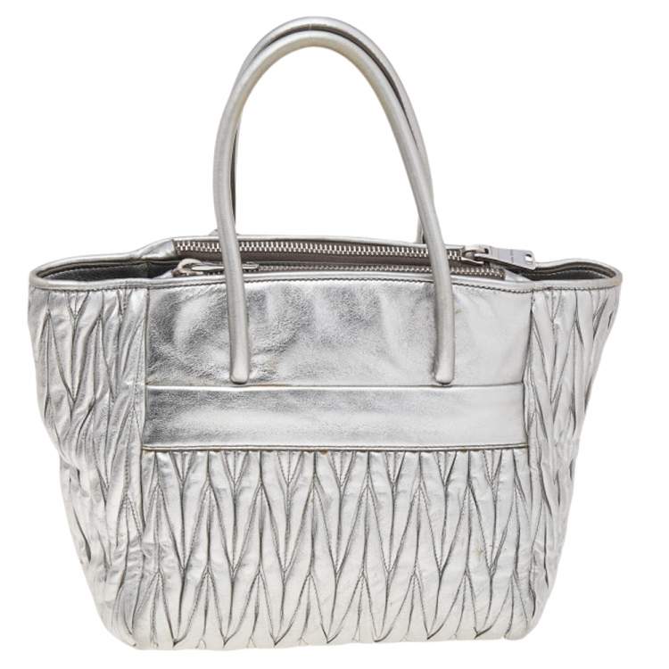 Pre Owned Miu Miu Silver Matelassé Leather Tote