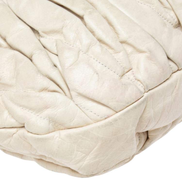 Pre Owned Miu Miu Off White Matelassé Leather Coffer Hobo