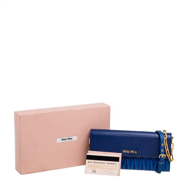 Pre Owned Miu Miu Two Tone Blue Matelassé Leather Chain Clutch