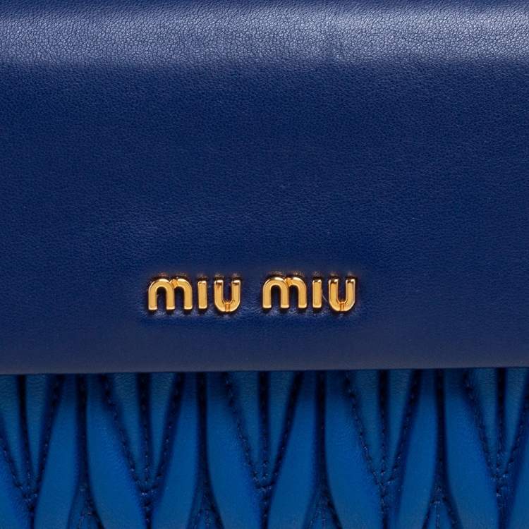 Pre Owned Miu Miu Two Tone Blue Matelassé Leather Chain Clutch