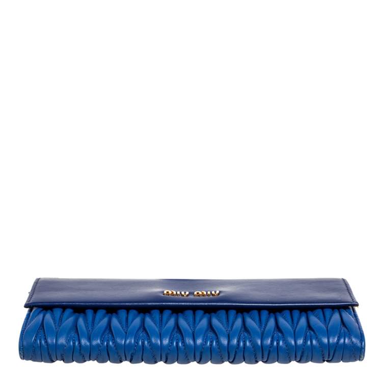 Pre Owned Miu Miu Two Tone Blue Matelassé Leather Chain Clutch
