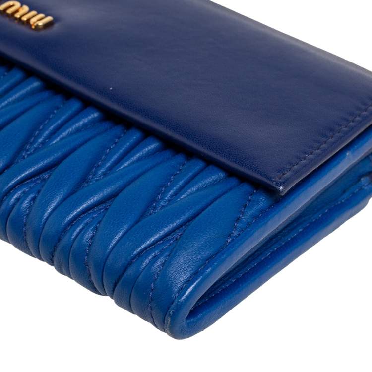 Pre Owned Miu Miu Two Tone Blue Matelassé Leather Chain Clutch