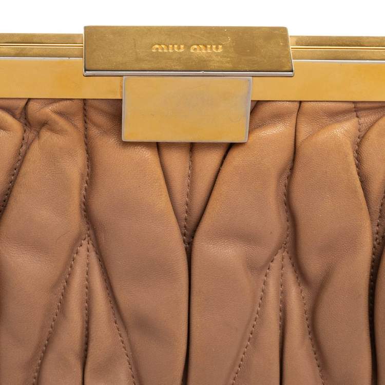 Pre Owned Miu Miu Beige Leather Matelassé Clasp Clutch