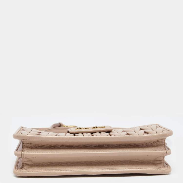 Pre Owned Miu Miu Beige Matelasse Leather Phone Crossbody Bag