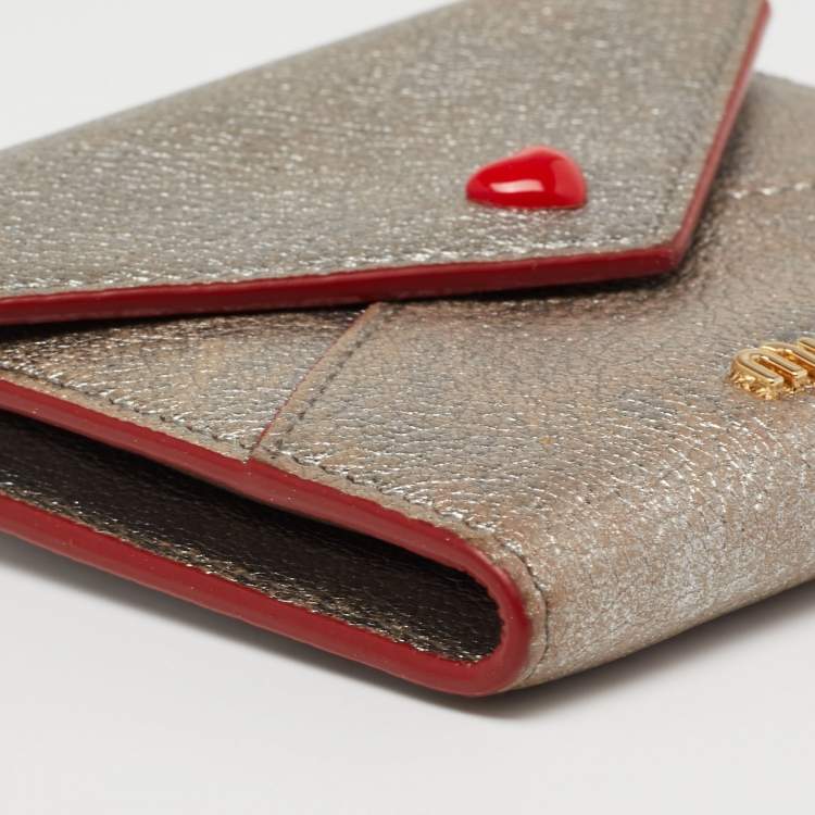 Pre Owned Miu Miu Silver Madras Leather Heart Compact Wallet