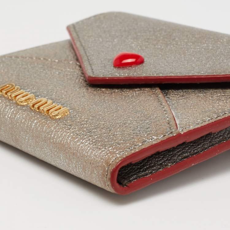 Pre Owned Miu Miu Silver Madras Leather Heart Compact Wallet