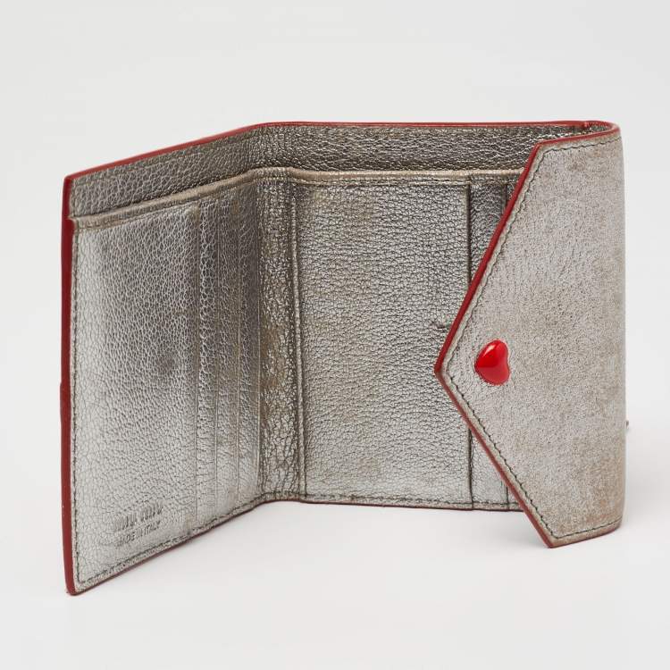 Pre Owned Miu Miu Silver Madras Leather Heart Compact Wallet