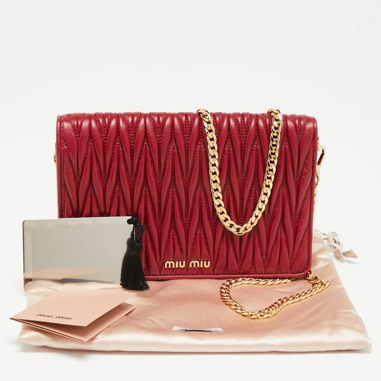 Pre Owned Miu Miu Red Matelassé Leather Flap Chain Clutch