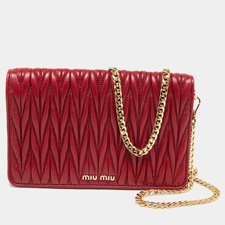 Pre Owned Miu Miu Red Matelassé Leather Flap Chain Clutch