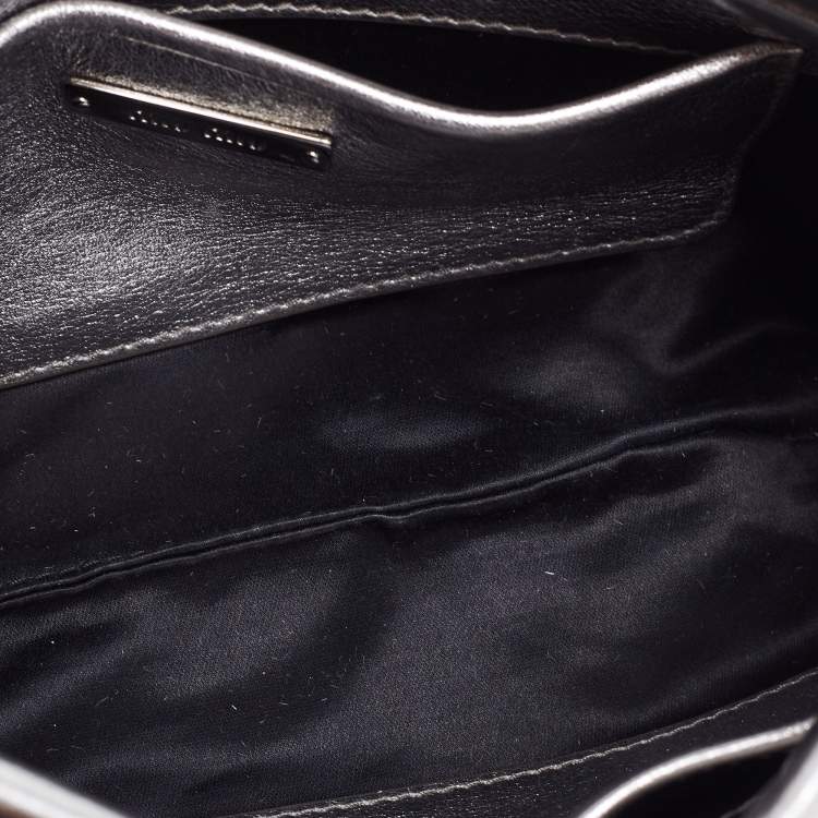 Pre Owned Miu Miu Metallic Silver Matelasse Leather Clutch