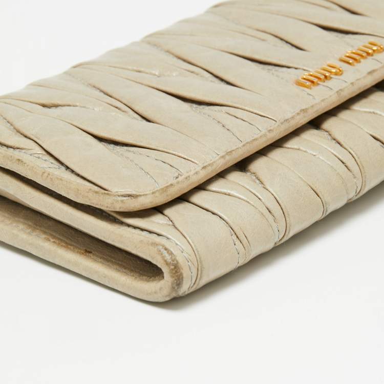 Pre Owned Miu Miu Olive Green Matelassé Leather Continental Wallet