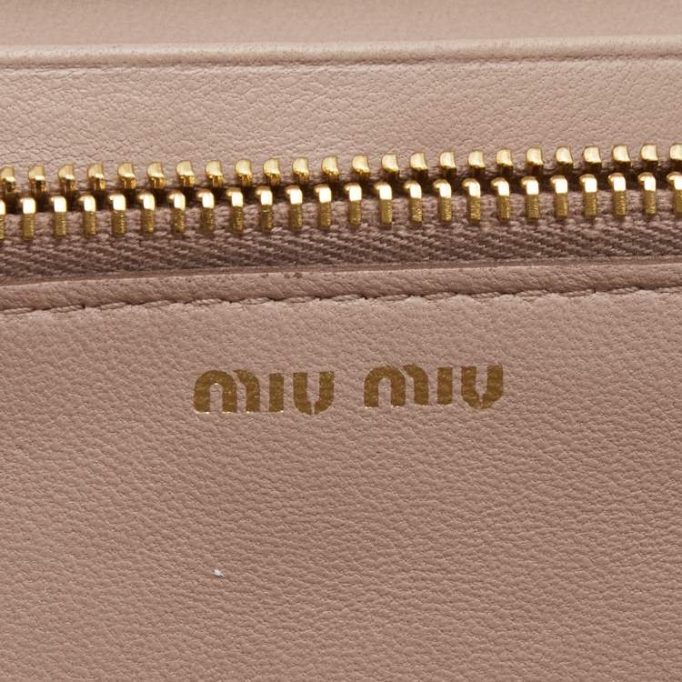 Pre Owned Miu Miu Beige Matelassé Leather Flap Wallet on Chain