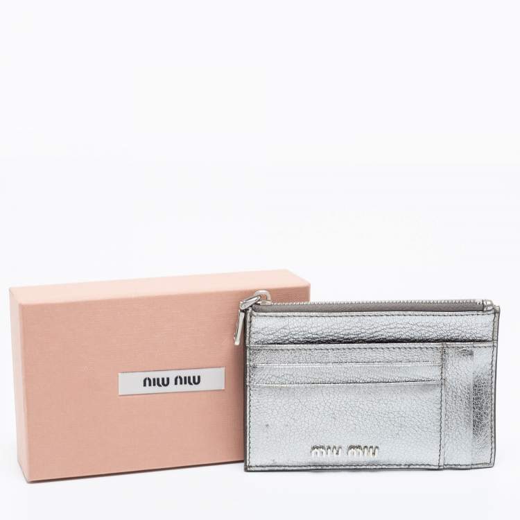 Pre Owned Miu Miu Metallic Silver Leather Zip Card Holder