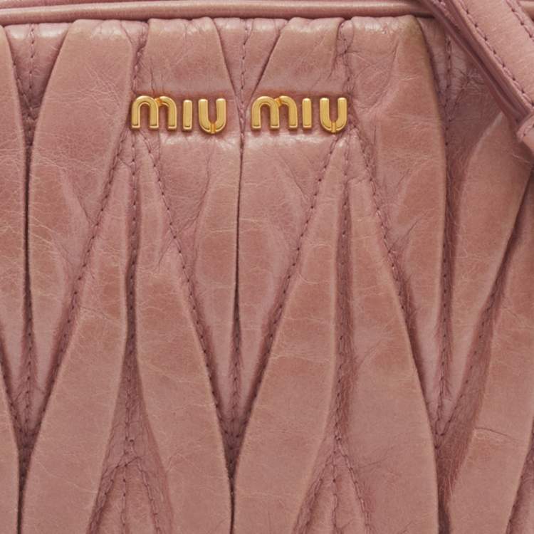 Pre Owned Miu Miu Dusty Pink Matelasse Leather Zipper Crossbody Bag