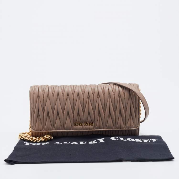 Pre Owned Miu Miu Beige Leather Matelasse Flap WOC Wallet