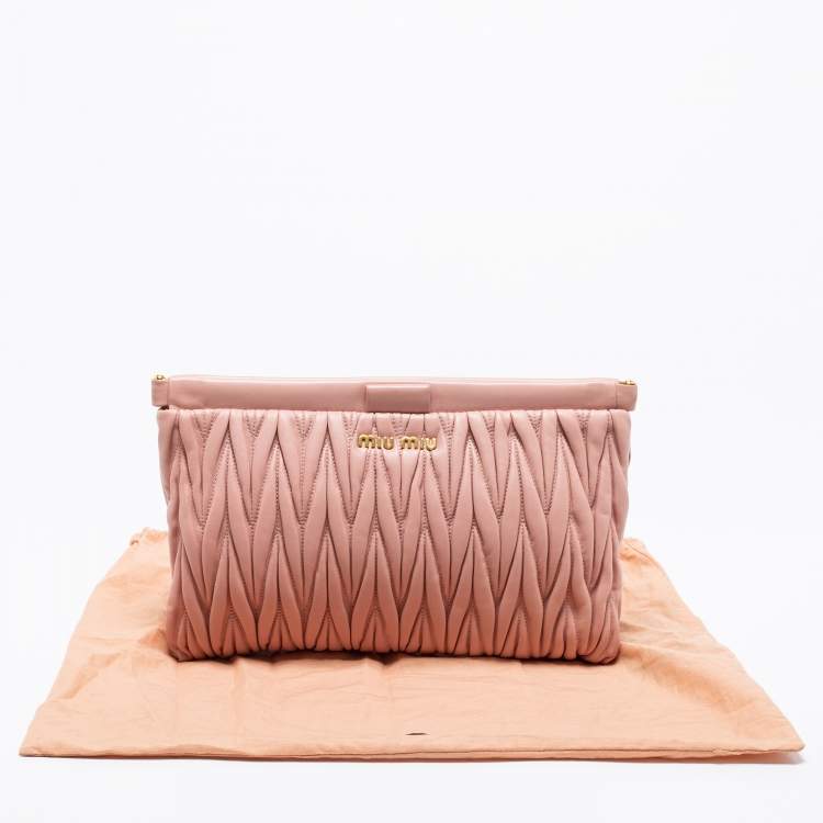 Pre Owned Miu Miu Pink Matelassé Leather Clutch