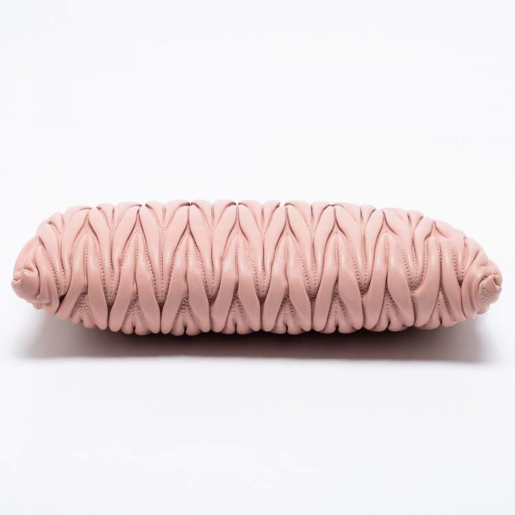 Pre Owned Miu Miu Pink Matelassé Leather Clutch