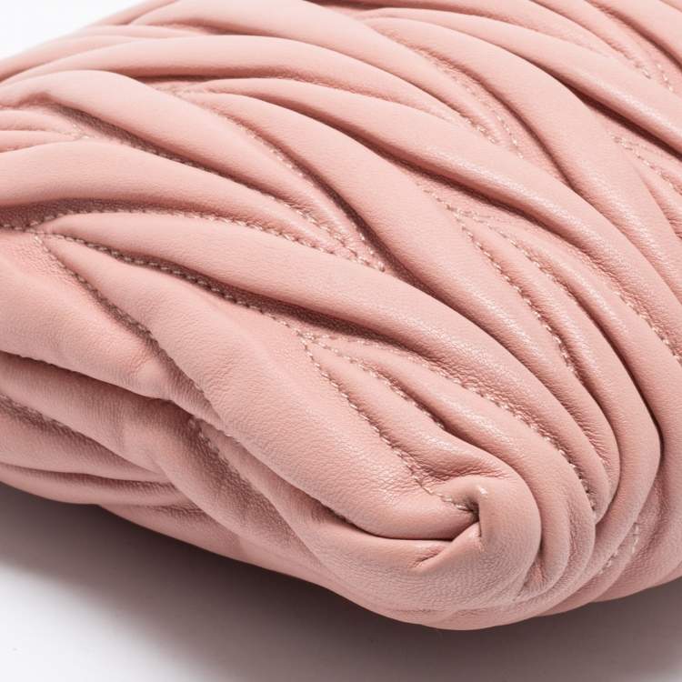 Pre Owned Miu Miu Pink Matelassé Leather Clutch