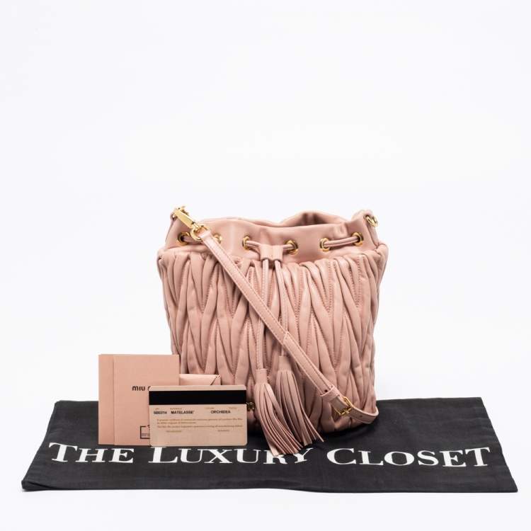 Pre Owned Miu Miu Pink Matelassé Leather Drawstring Bucket Bag