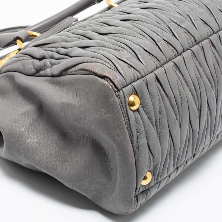 Pre Owned Miu Miu Grey Matelassé Leather Flap Tote