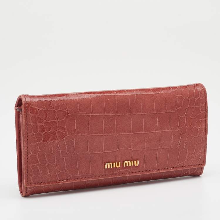 Pre Owned Miu Miu Light Burgundy Croc Embossed Patent Leather Continental Wallet