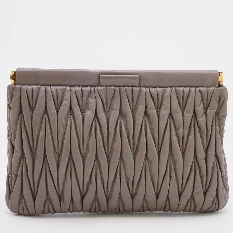 Pre Owned Miu Miu Grey Matelassé Leather Frame Clutch