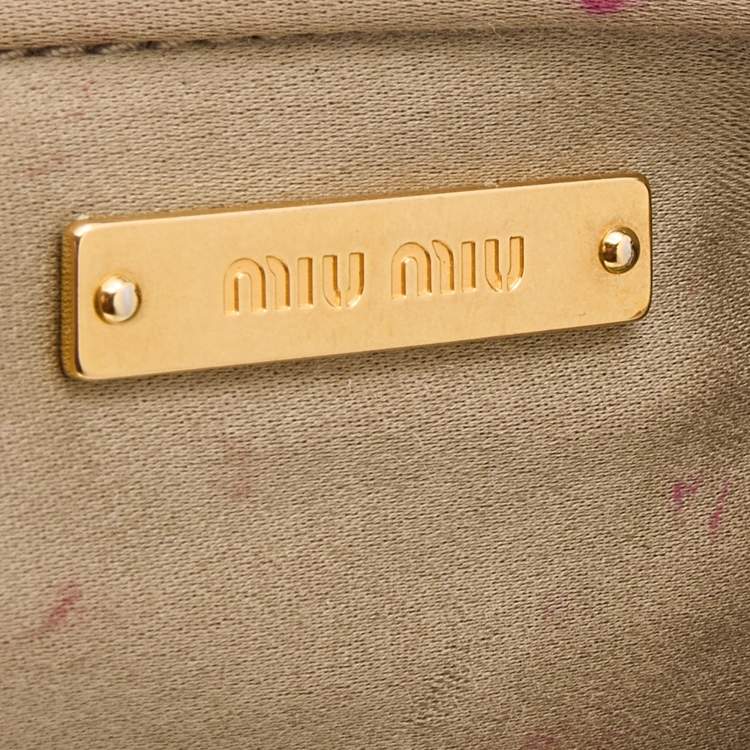مملوكة مسبقًا Miu Miu Green Matelassé Leather Wristlet Clutch