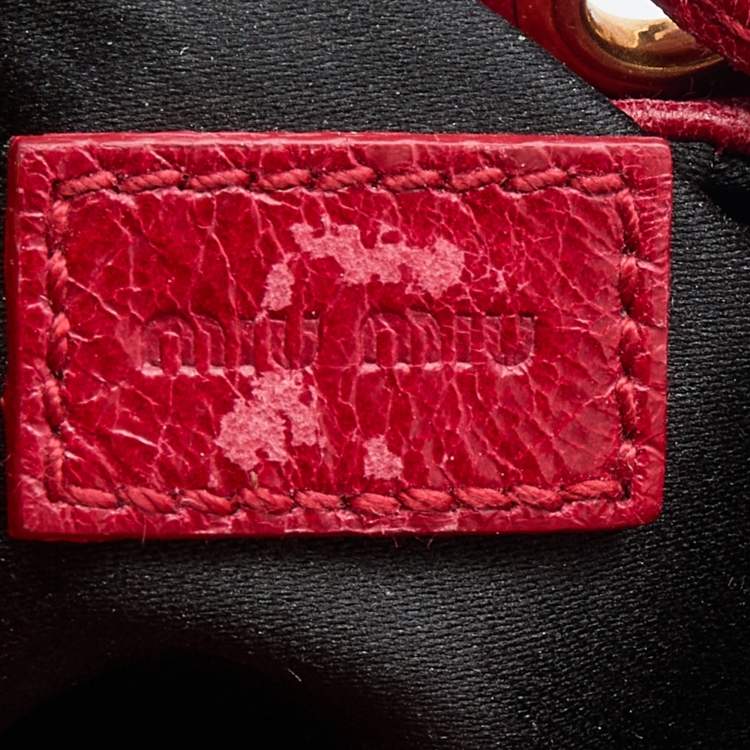 Pre Owned Miu Miu Red Leather Matelassé Bucket Bag