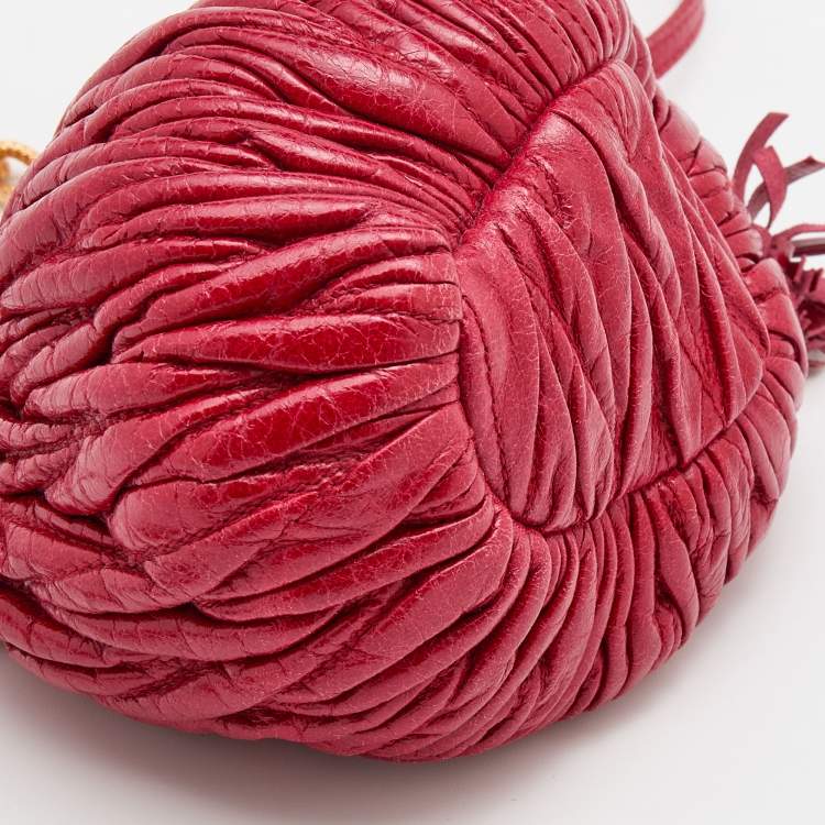 Pre Owned Miu Miu Red Leather Matelassé Bucket Bag