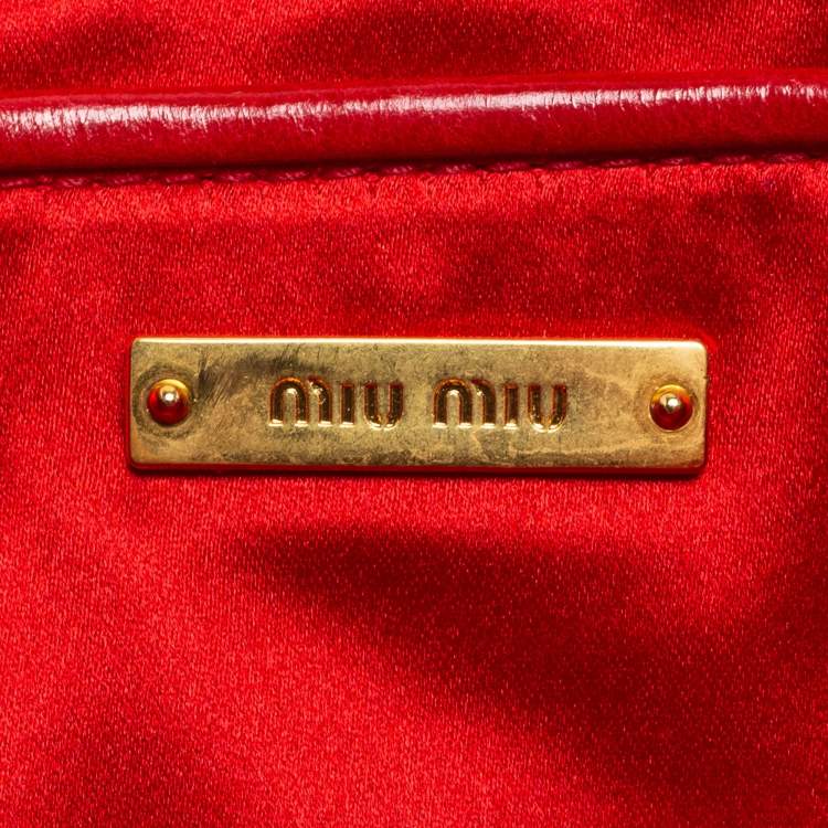 Pre Owned Miu Miu Red Matelassé Leather Zip Clutch