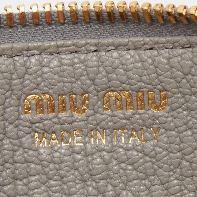 Pre Owned Miu Miu Grey/White Leather Card Holder