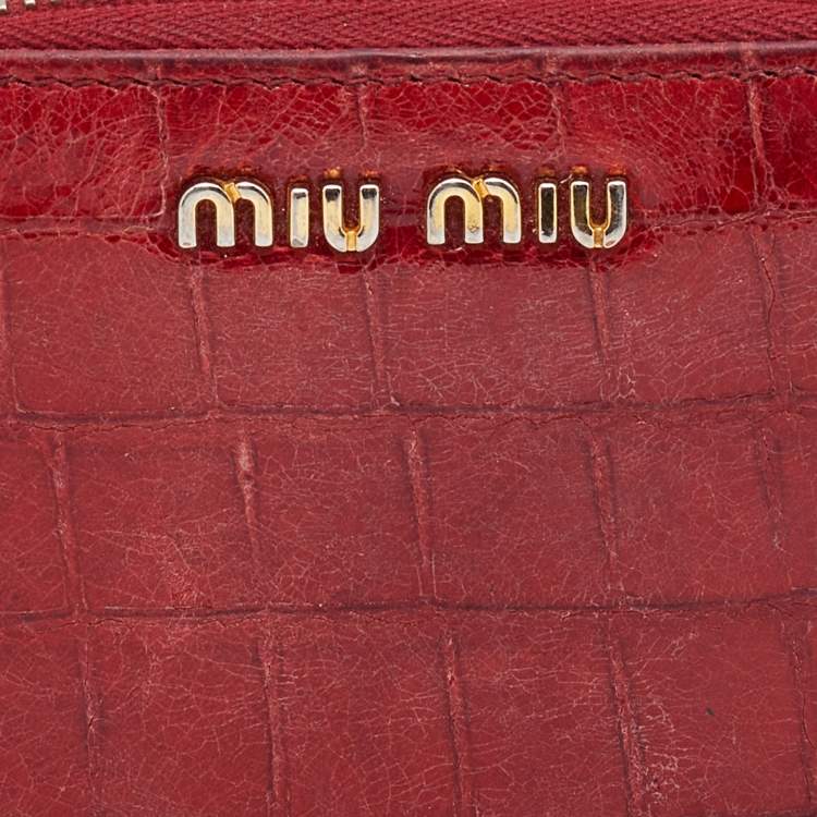 Pre Owned Miu Miu Red Croc Embossed Leather Compact Zip Around Wallet