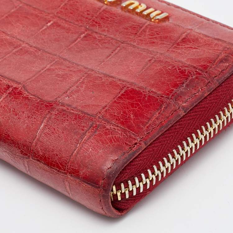 Pre Owned Miu Miu Red Croc Embossed Leather Compact Zip Around Wallet