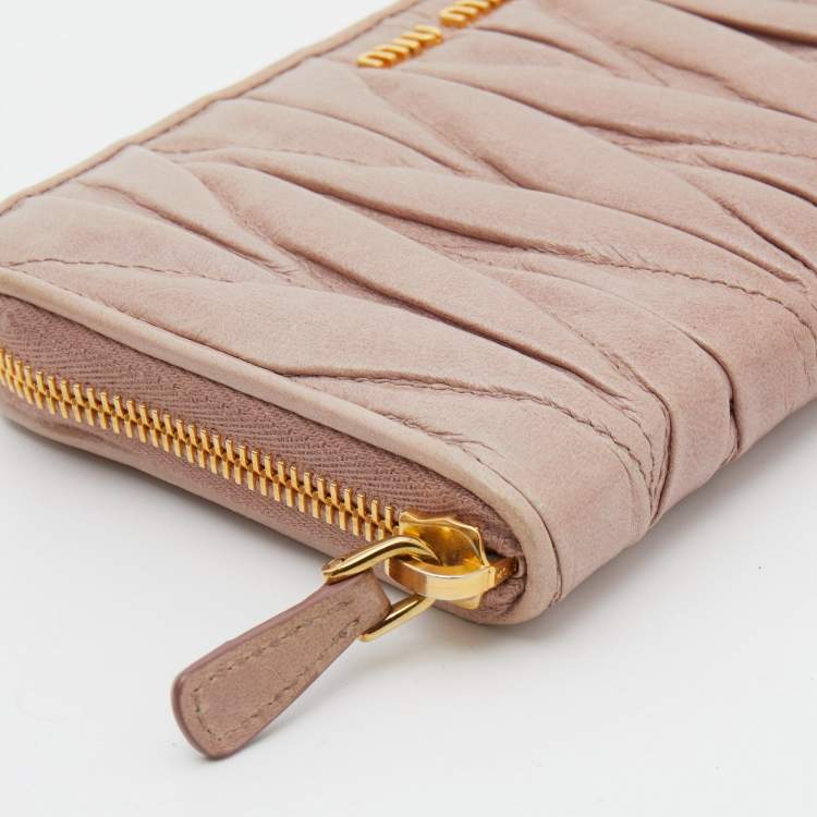 Pre Owned Miu Miu Beige Matelassé Leather Zip Around Wallet