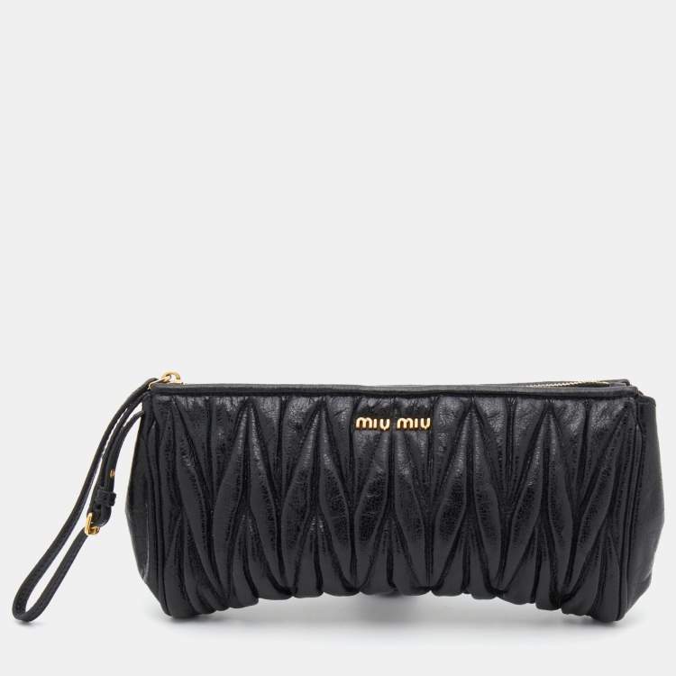 Pre Owned Miu Miu Black Matelassé Leather Top Zip Clutch 
