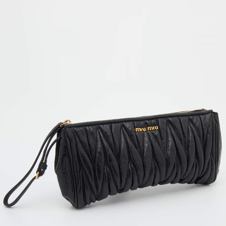 Pre Owned Miu Miu Black Matelassé Leather Top Zip Clutch 