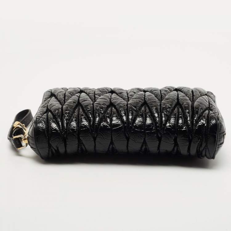 Pre Owned Miu Miu Black Matelassé Patent Leather Zip Wristlet Pouch