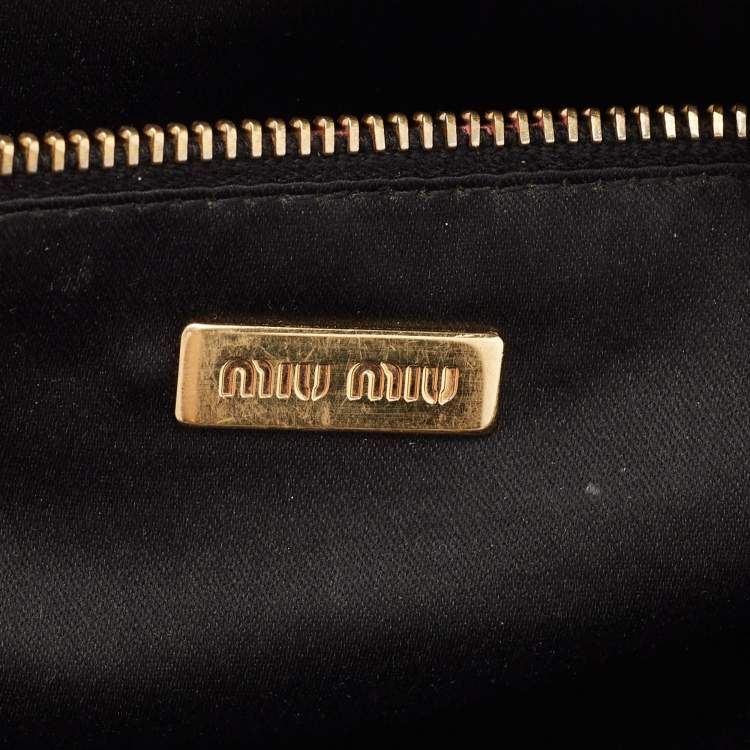 Pre Owned Miu Miu Black Matelassé Patent Leather Zip Wristlet Pouch