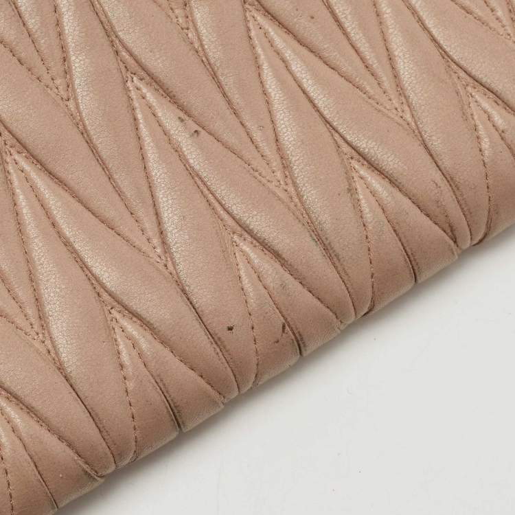Pre Owned Miu Miu Beige Matelassé Leather Zip Around Wallet