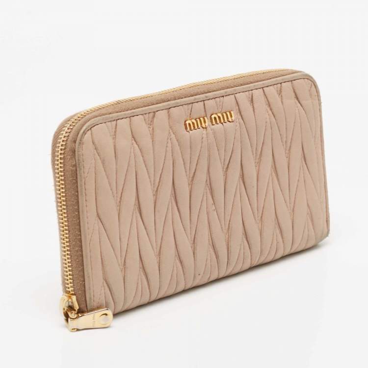 Pre Owned Miu Miu Beige Matelassé Leather Zip Around Wallet
