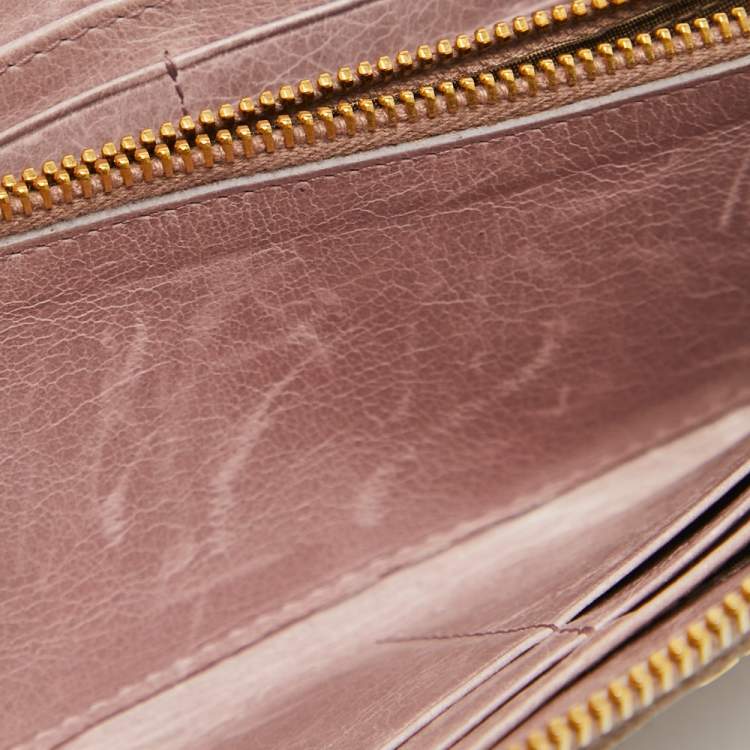 Pre Owned Miu Miu Pink Matelassé Leather Zip Around Wallet