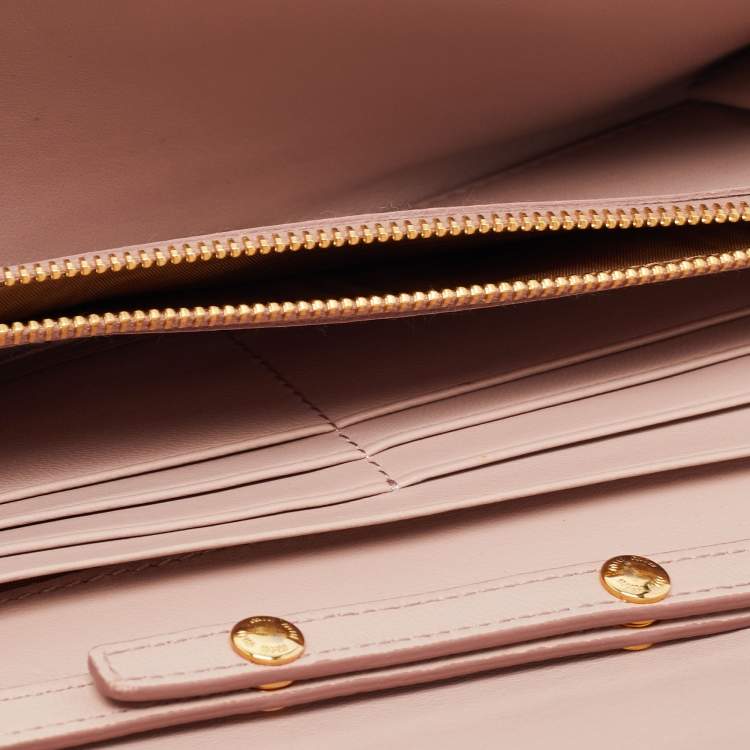 Pre Owned Miu Miu Pink Matelasse Leather Flap Chain Clutch