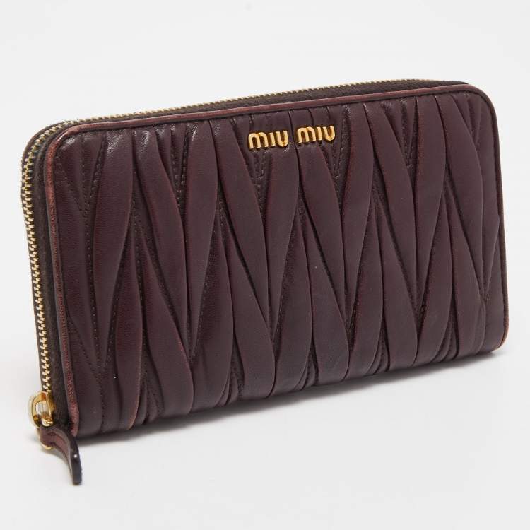 Pre Owned Miu Miu Burgundy Matelassé Leather Zip Around Wallet