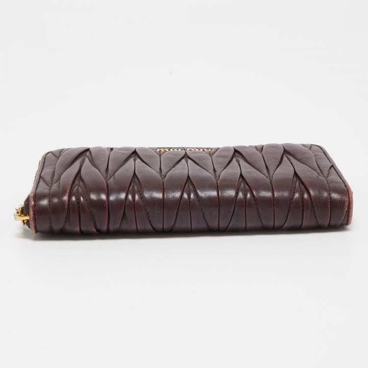 Pre Owned Miu Miu Burgundy Matelassé Leather Zip Around Wallet