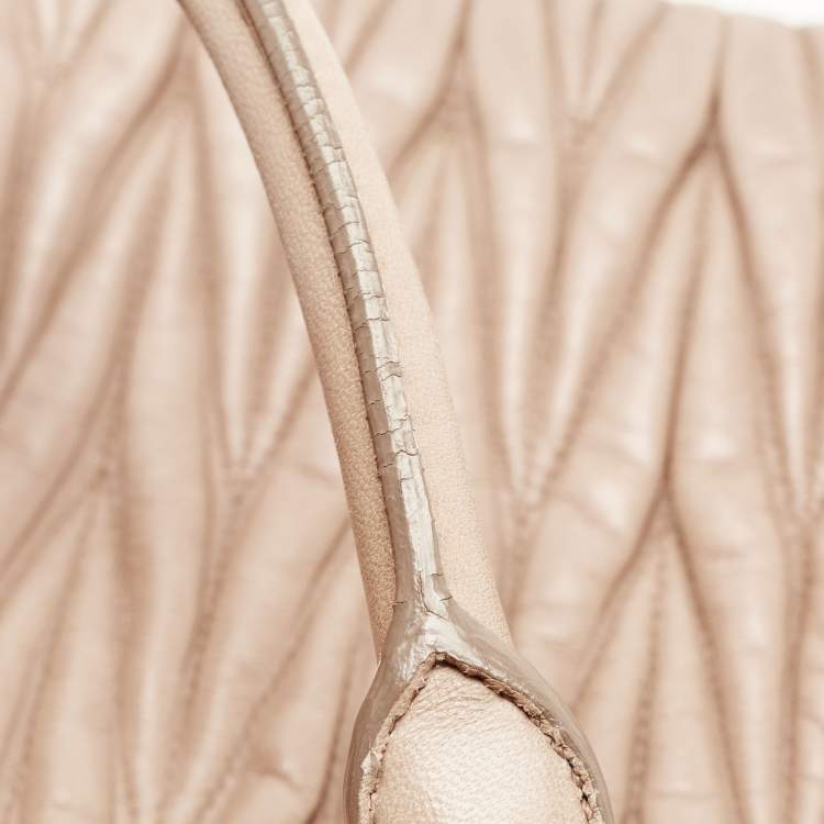 Pre Owned Miu Miu Beige Matelasse Leather Top Zip Tote
