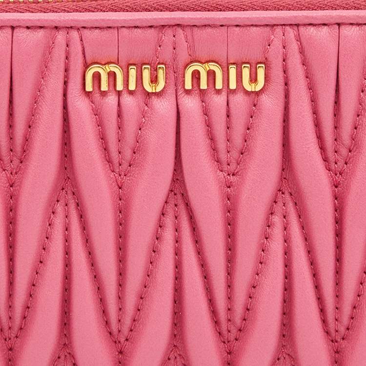 Pre Owned Miu Miu Pink Matelassé Leather Zip Pouch