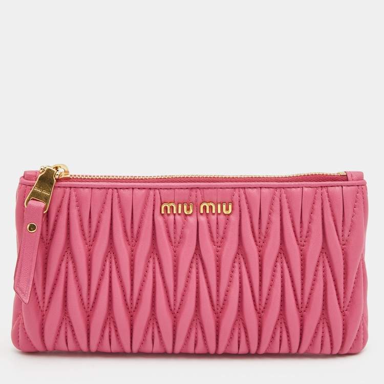 Pre Owned Miu Miu Pink Matelassé Leather Zip Pouch