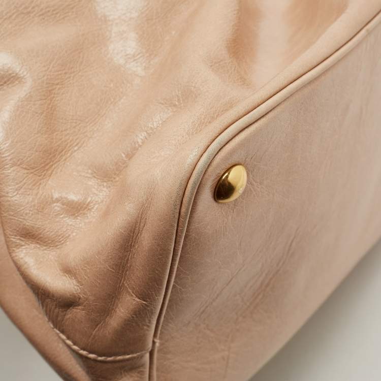 Pre Owned Miu Miu Beige Crinkled Glossy Leather Middle Zip Tote