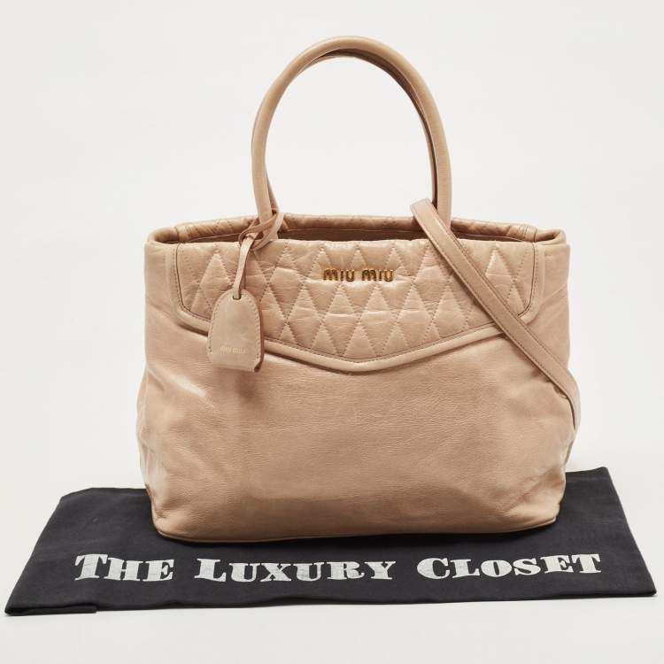 Pre Owned Miu Miu Beige Crinkled Glossy Leather Middle Zip Tote